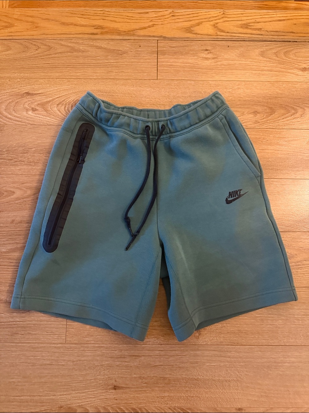 Nike Tech Men's Olive Green Athletic Fleece Shorts with Zip Pocket - small